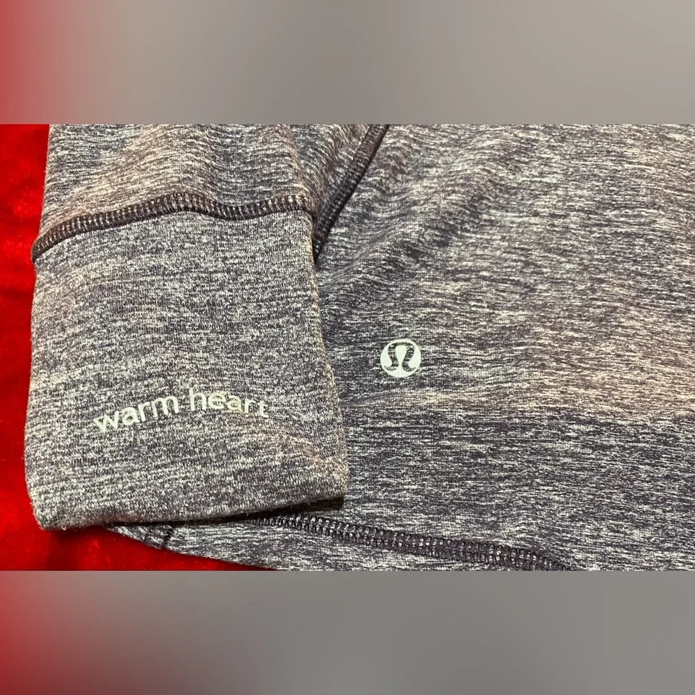 Lululemon SZ 6 quarter zip long sleeved shirt with thumb holes Awesome Condition - Picture 16 of 17